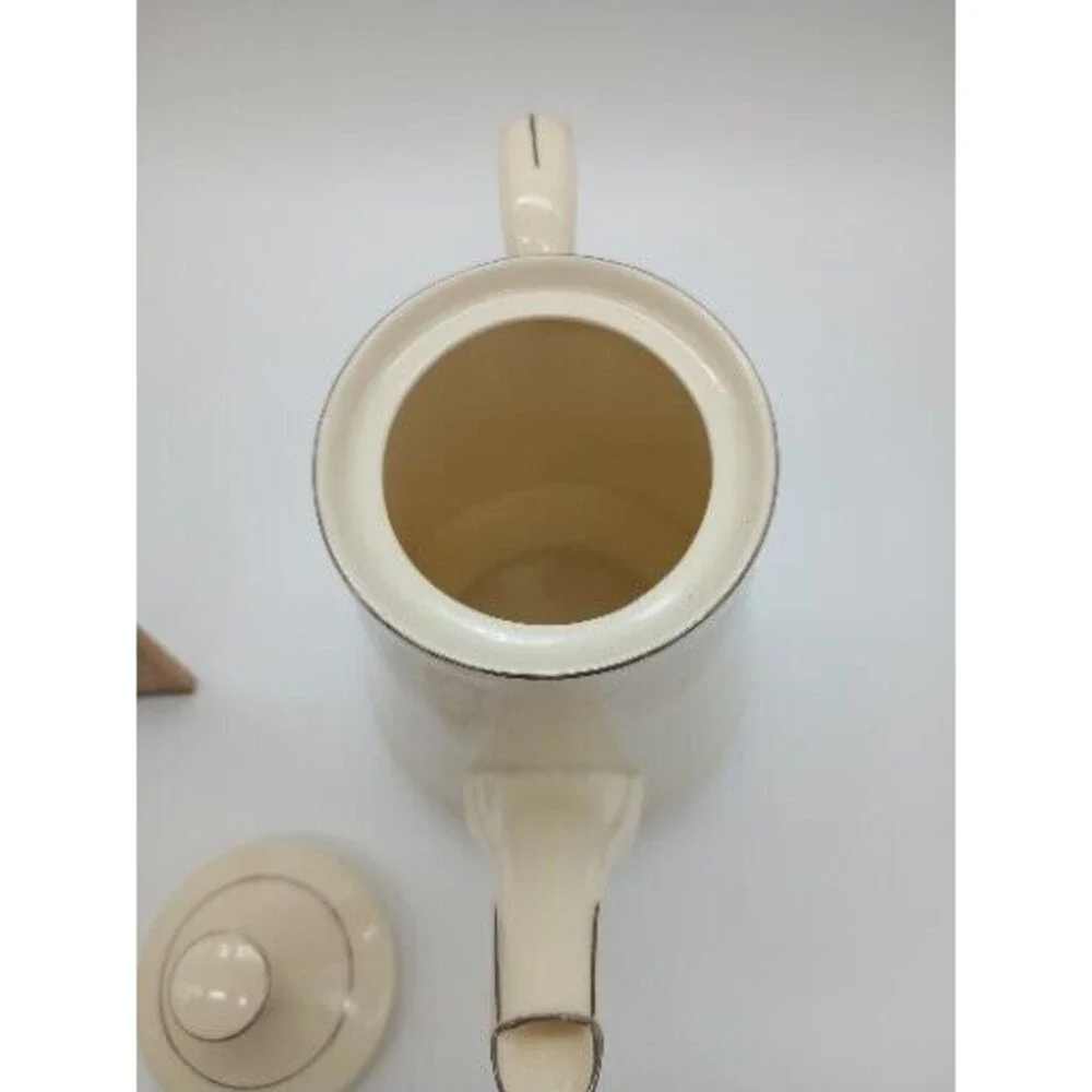 Budlet Teapot Ivory Fine China Leaf Vine Pattern